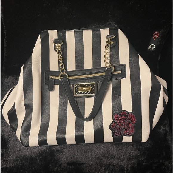 Meet your Posher, Lady Nevaeh - Picture 14 of 16